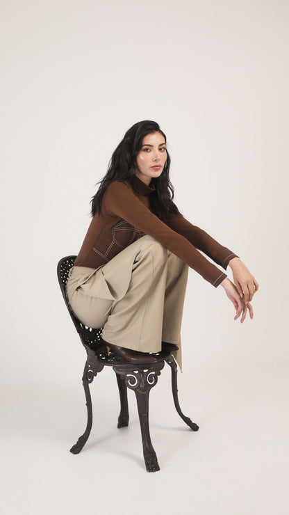 Carmen Body Cuello Alto Marrón